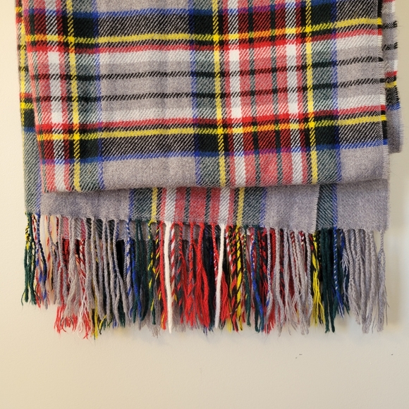 Cozy Oversized Fringe Trim Plaid Blanket Scarf - Picture 4 of 6